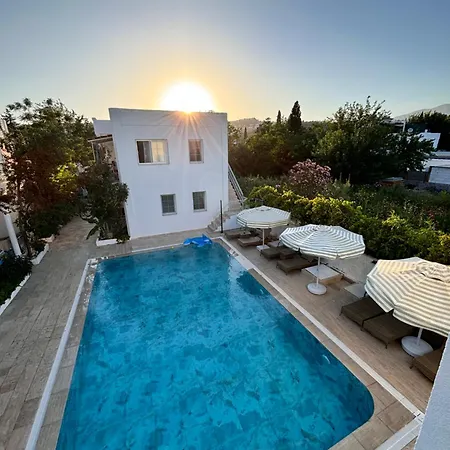 Nuran Boutique בודרום